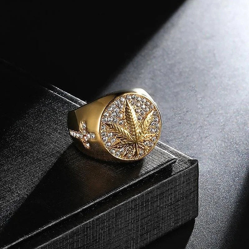 Business Men's Gold Color Carved Golden Maple Leaf Rings for Men Punk Inlaid with White Zircon Wedding Party Jewelry